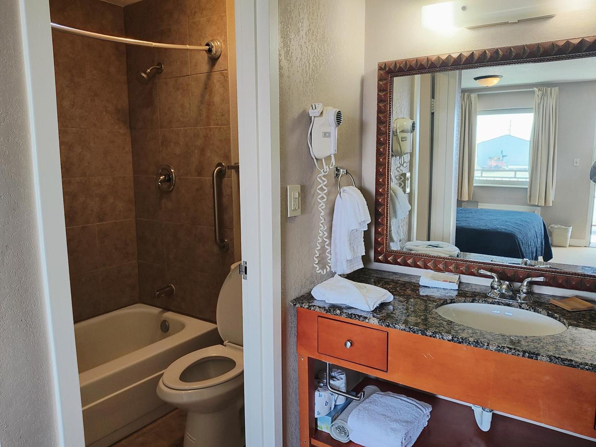The Lodge At Russell - Russell Inn Kamer foto